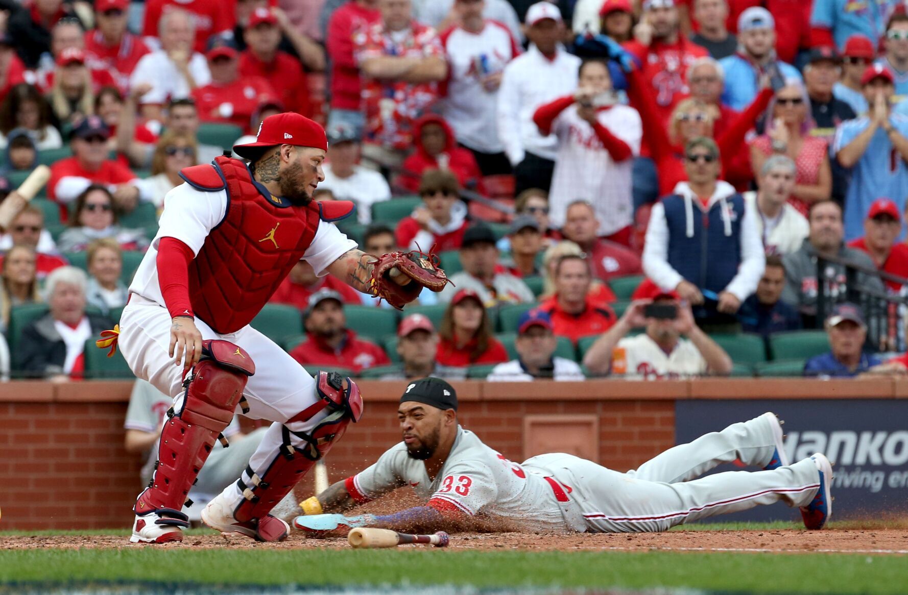 Philadelphia Phillies beat the St. Louis Cardinals 6-3 in game 1 of NL Wild Card